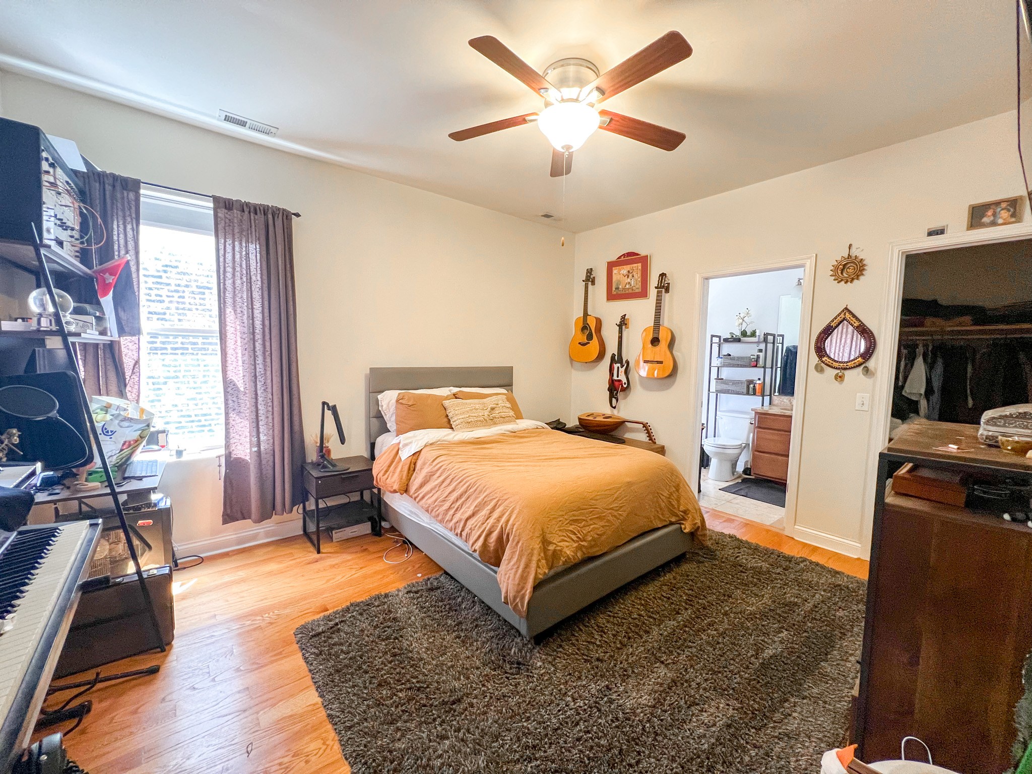 718-20 W Buckingham Pl 718-20 W Buckingham Pl., Chicago, IL 60657 - Leasing by Cross Street